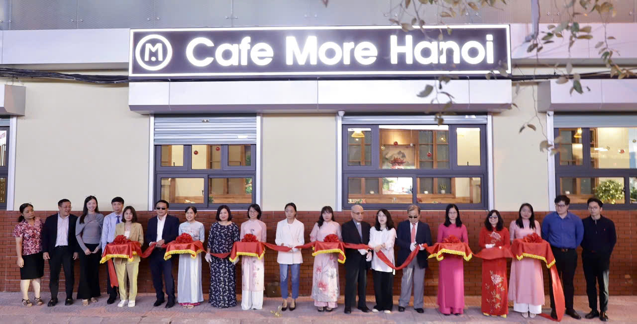 Cafe More Hanoi – khởi nguồn nghề pha chế đồ uống cho người khiếm thị Việt Nam