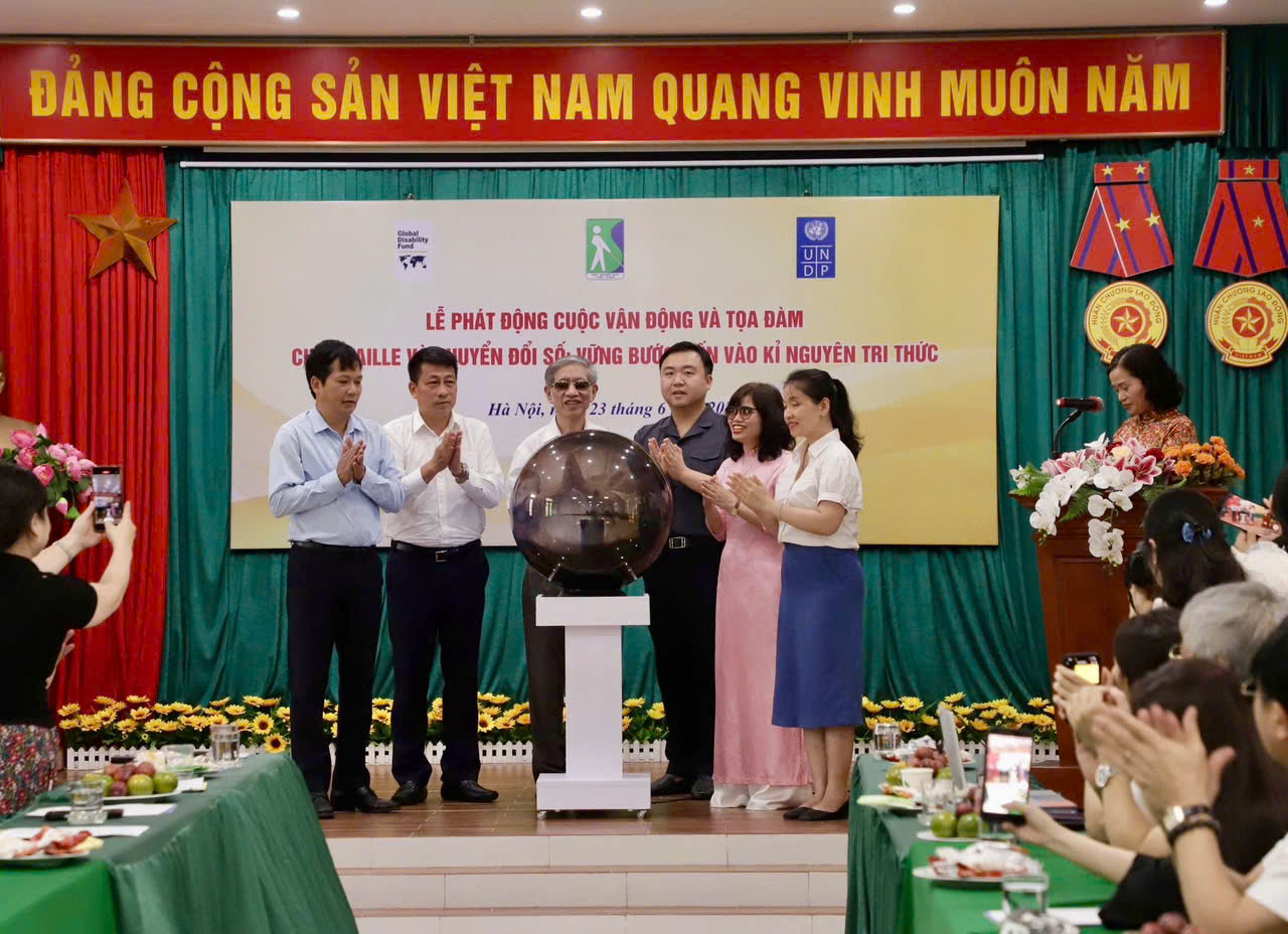 Hình ảnh: Phát động Cuộc vận động “Chữ Braille và chuyển đổi số: Vững bước tiến vào kỷ nguyên tri thức”